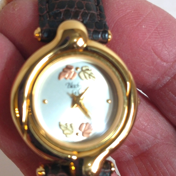 Woman\'s Black Hills Gold Watch  12K Gold Leaves Brown Leather Band New Battery